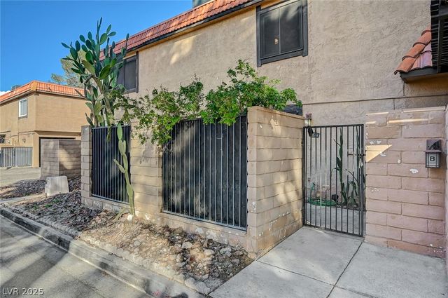 311 Brookside Lane B, Las Vegas, NV 89107