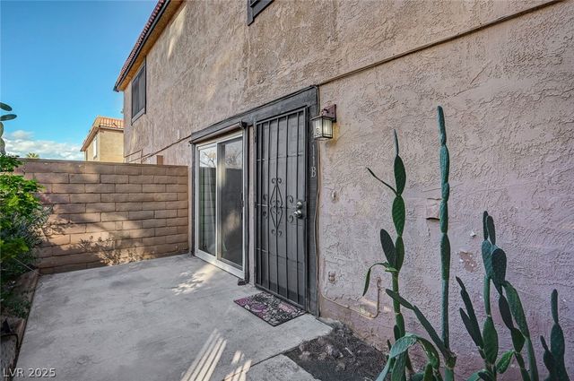 311 Brookside Lane B, Las Vegas, NV 89107