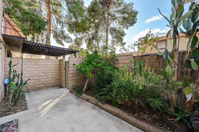 311 Brookside Lane B, Las Vegas, NV 89107