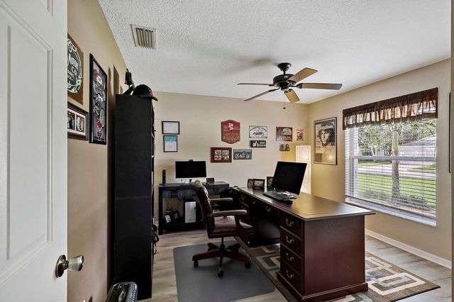 587 Cottonwood Road, Sebastian, FL 32958