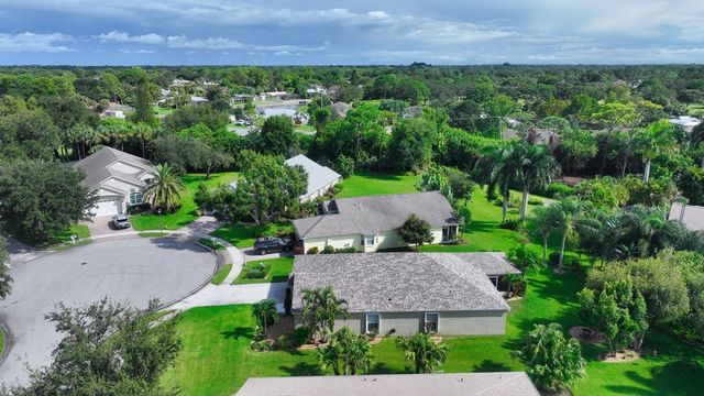 587 Cottonwood Road, Sebastian, FL 32958