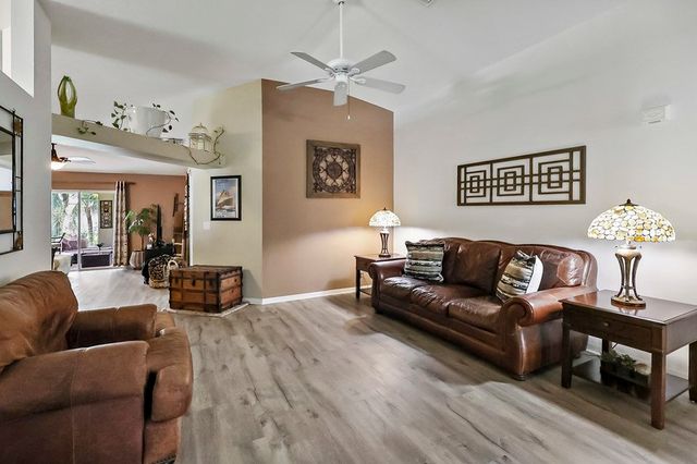 587 Cottonwood Road, Sebastian, FL 32958