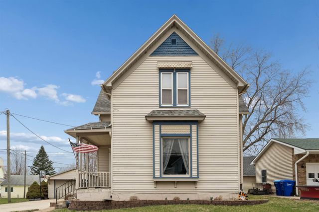 313 NE 6th Ave., Independence, IA 50644