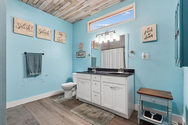 313 NE 6th Ave., Independence, IA 50644