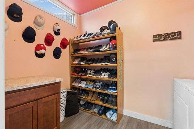 313 NE 6th Ave., Independence, IA 50644