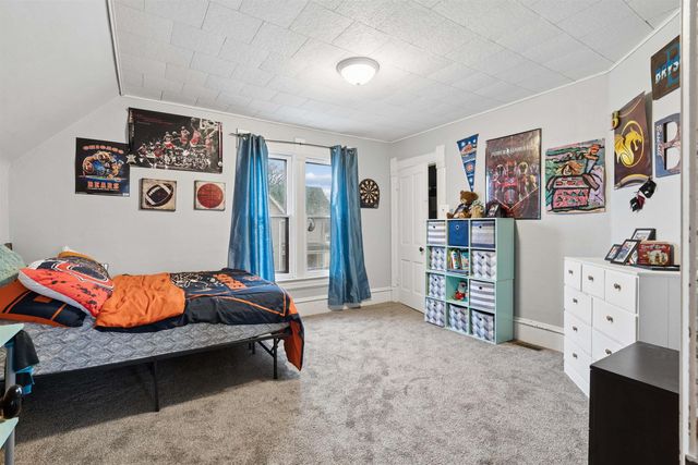 313 NE 6th Ave., Independence, IA 50644