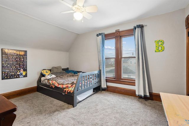 313 NE 6th Ave., Independence, IA 50644