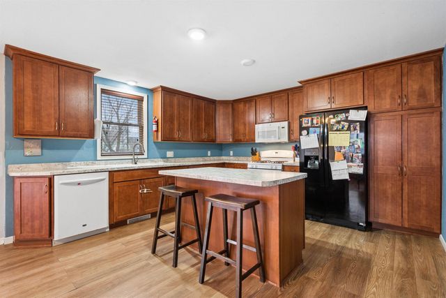 313 NE 6th Ave., Independence, IA 50644