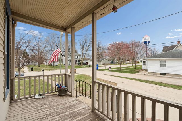 313 NE 6th Ave., Independence, IA 50644