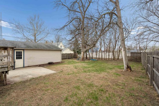 313 NE 6th Ave., Independence, IA 50644