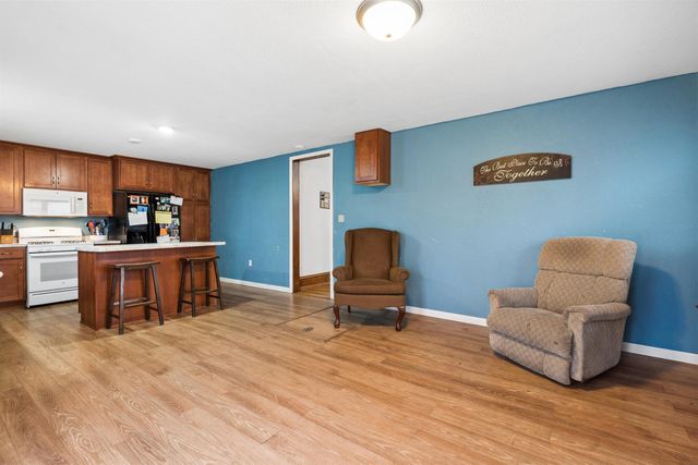 313 NE 6th Ave., Independence, IA 50644