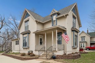 313 NE 6th Ave., Independence, IA 50644