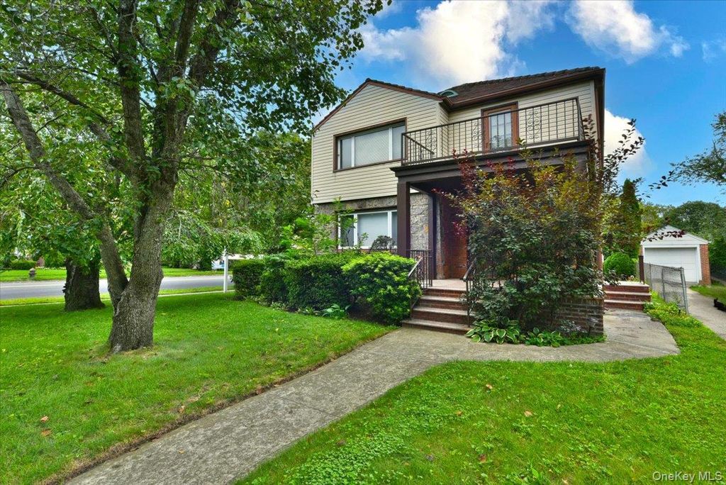 7503 196th Street, Fresh Meadows, NY 11366