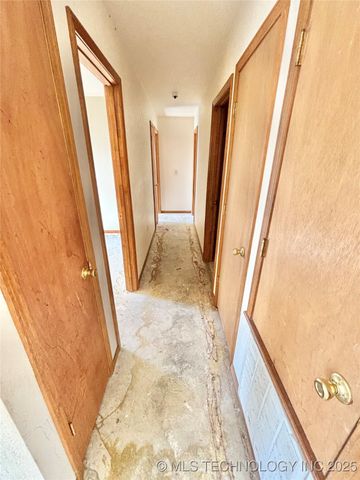 1103 E Kaniatobe Lane, Stigler, OK 74462