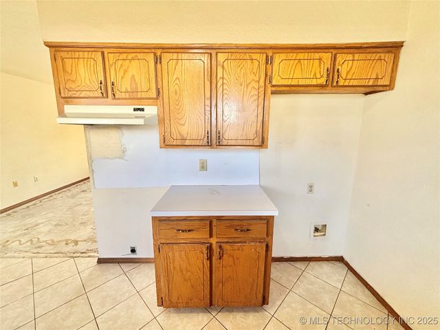 1103 E Kaniatobe Lane, Stigler, OK 74462