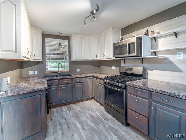 19 Hickory Street, Hanover, NY 14136