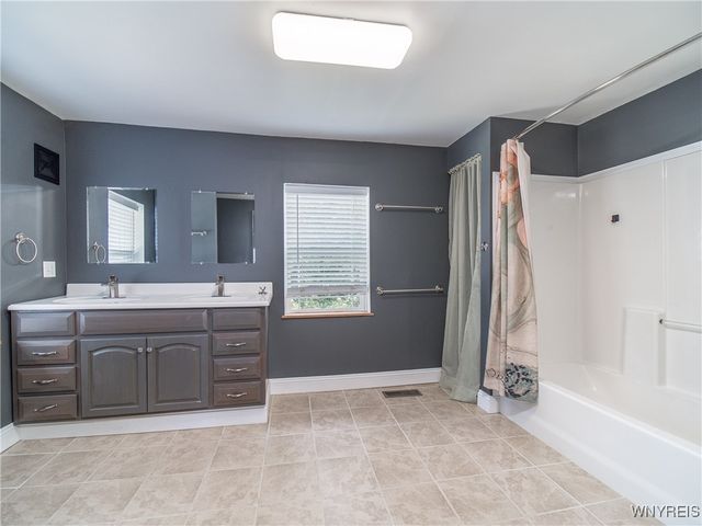 19 Hickory Street, Hanover, NY 14136