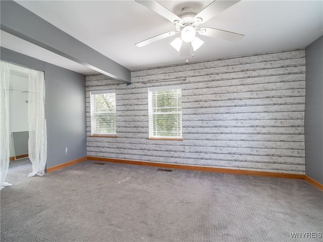 19 Hickory Street, Hanover, NY 14136