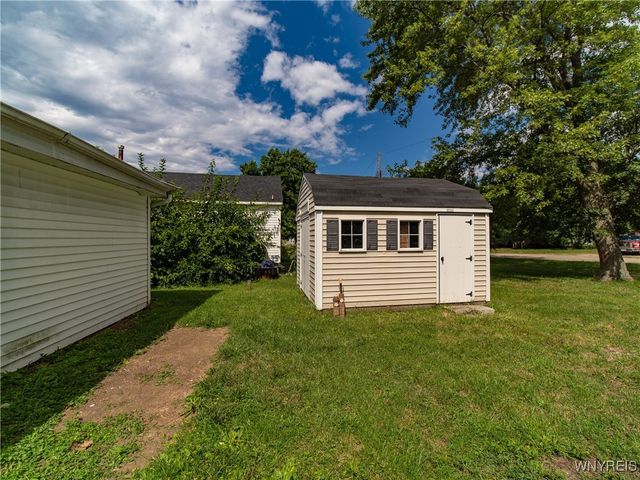 19 Hickory Street, Hanover, NY 14136