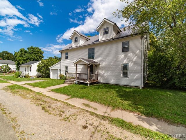 19 Hickory Street, Hanover, NY 14136