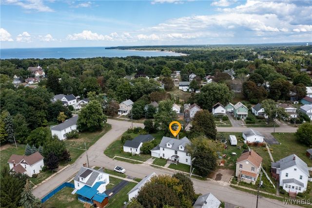 19 Hickory Street, Hanover, NY 14136