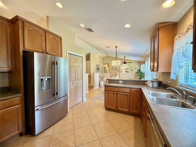 12854 NE 118TH TERRACE, Ocklawaha, FL 32179