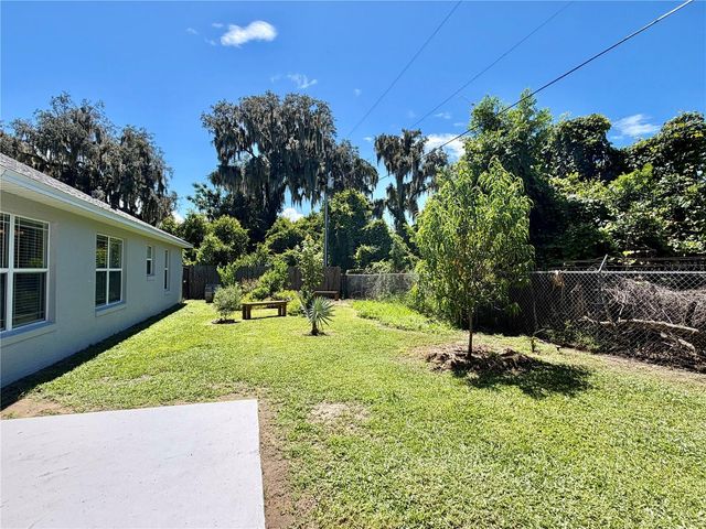 12854 NE 118TH TERRACE, Ocklawaha, FL 32179