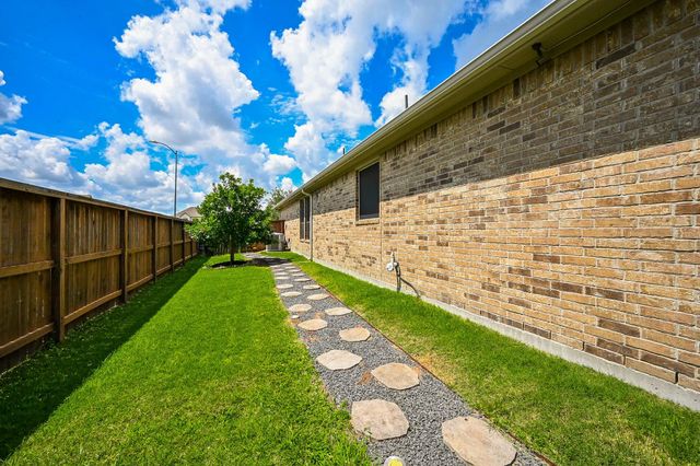 20202 Sienna Bluff Drive, Cypress, TX 77433