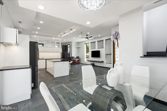 900 20TH ST S, Arlington, VA 22202