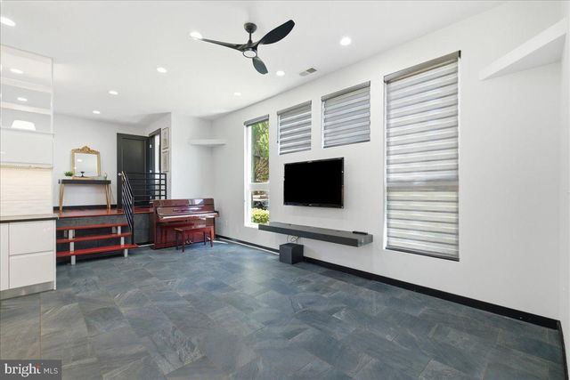 900 20TH ST S, Arlington, VA 22202