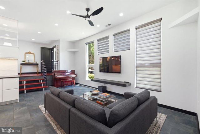 900 20TH ST S, Arlington, VA 22202