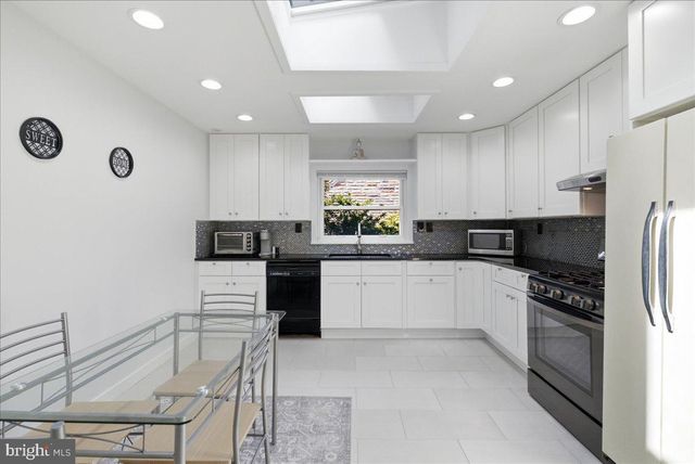 900 20TH ST S, Arlington, VA 22202