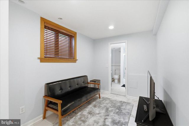 900 20TH ST S, Arlington, VA 22202