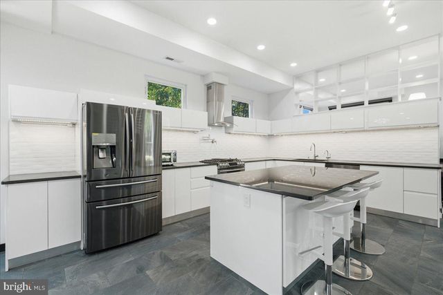 900 20TH ST S, Arlington, VA 22202