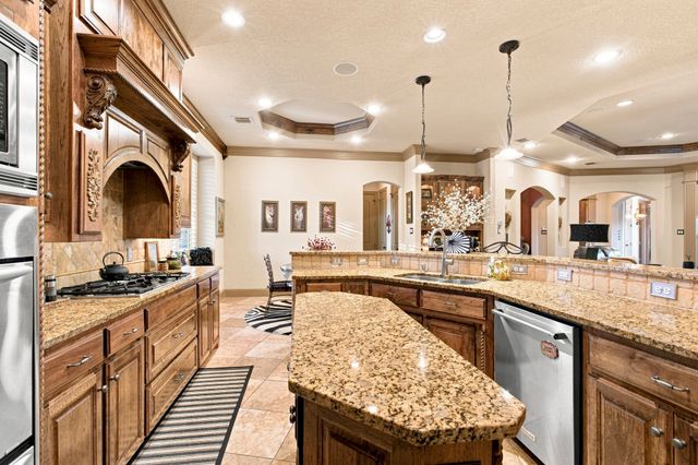 613 Sophie Lane, Colleyville, TX 76034