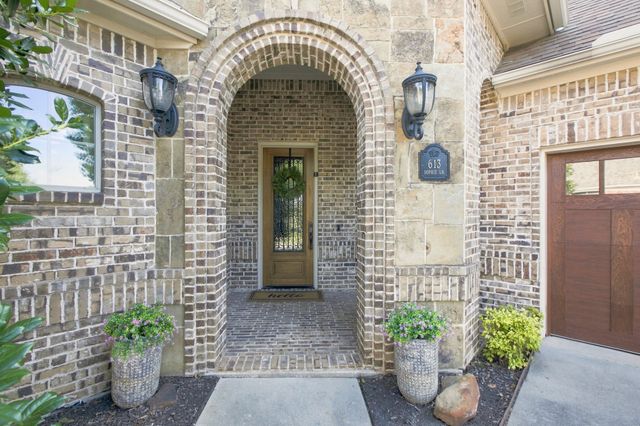 613 Sophie Lane, Colleyville, TX 76034
