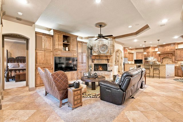 613 Sophie Lane, Colleyville, TX 76034