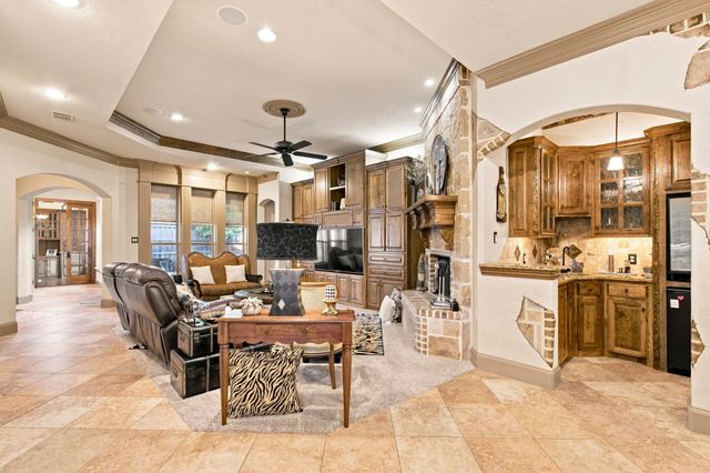 613 Sophie Lane, Colleyville, TX 76034