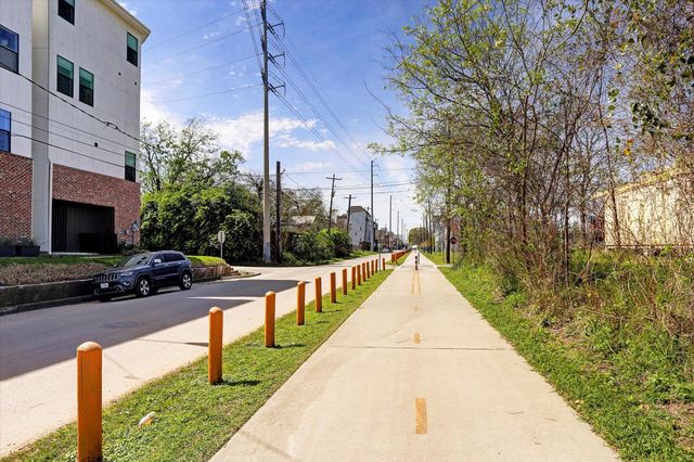 1704 Alamo Street A, Houston, TX 77007