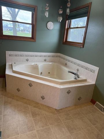 W360S10139 Markham ROAD, Eagle, WI 53119