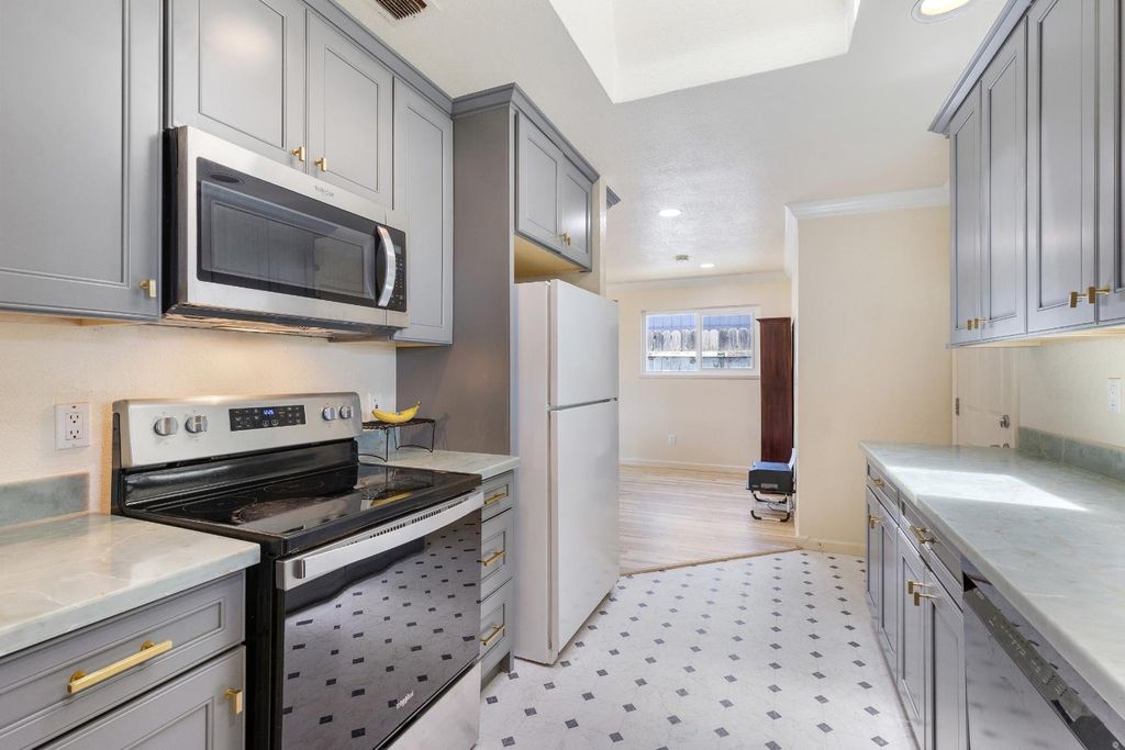 7709 Milldale Cir, Elverta, CA 95626