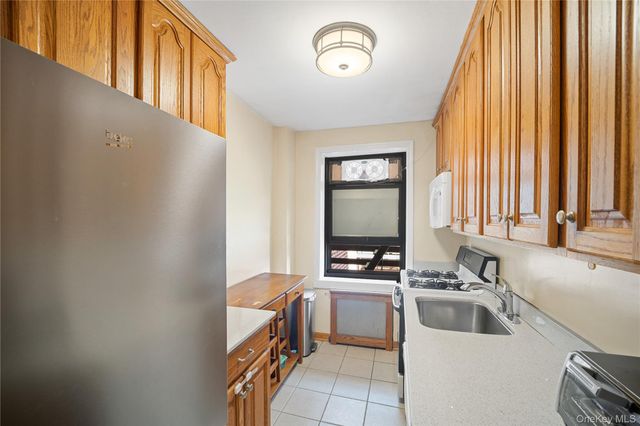 211-01 75th Avenue 4O, Oakland Gardens, NY 11364