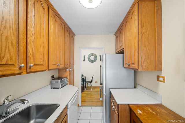 211-01 75th Avenue 4O, Oakland Gardens, NY 11364