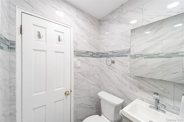 211-01 75th Avenue 4O, Oakland Gardens, NY 11364