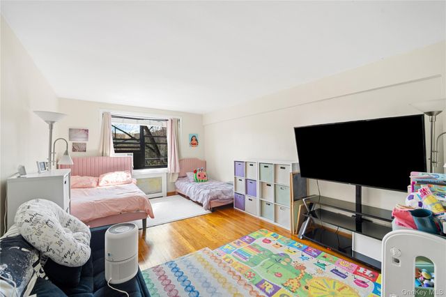 211-01 75th Avenue 4O, Oakland Gardens, NY 11364