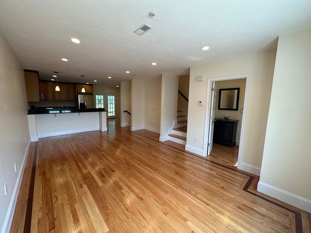 8 Grant St 23, Natick, MA 01760