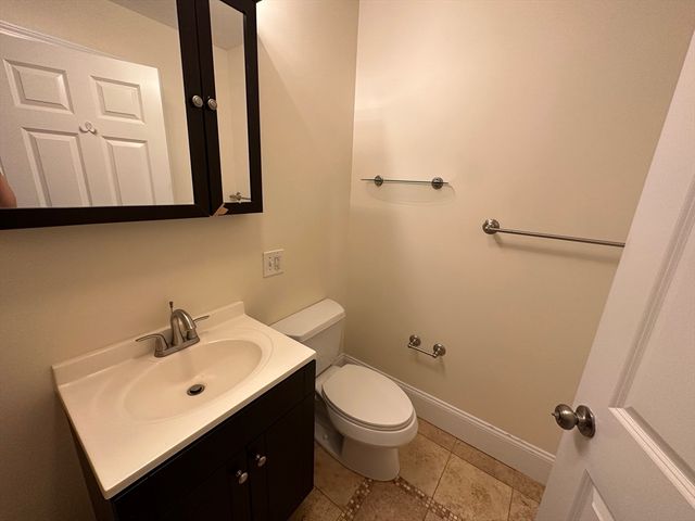 8 Grant St 23, Natick, MA 01760