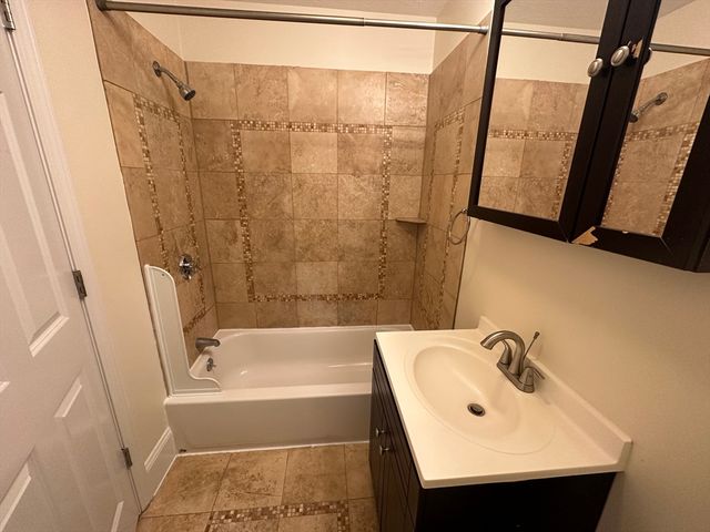 8 Grant St 23, Natick, MA 01760