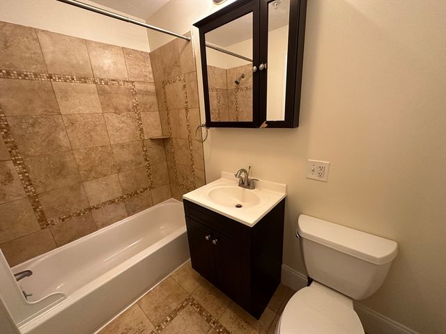 8 Grant St 23, Natick, MA 01760