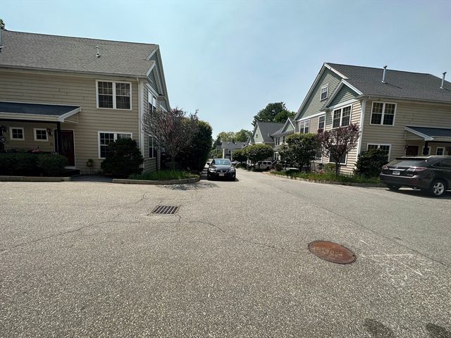 8 Grant St 23, Natick, MA 01760